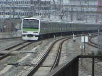 jr-cr-tokyo eki-061603-02.jpg (51147 bytes)