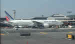 AirFrance-B777-ewr-100102-01.jpg (138587 bytes)