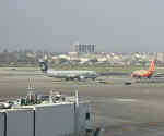 alaska-b737-lax033001.jpg (82750 bytes)