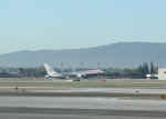 american-B757-SJC-101603-01.jpg (71058 bytes)