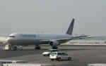 continental-B767-ewr-082103-01.jpg (125634 bytes)