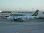 frontier-B737-pdx-031804-1.jpg (37735 bytes)