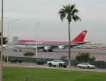 northwest-B747-phx012601-1.jpg (35326 bytes)
