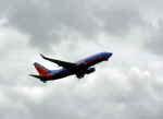 southwest-B737w-pdx-061004-1.jpg (29259 bytes)