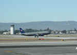 united-A320-sjc-101603-01.jpg (125425 bytes)