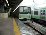jr-cr-yamanote-tokyo-061603-02.jpg (391158 bytes)