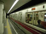 tokyo-hr-O-azabu-061003-01.jpg (286814 bytes)