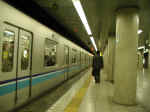 tokyo-hr-T-otemachi-061003-01.jpg (283389 bytes)