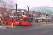 lon-bus03.jpg (16561 bytes)