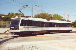 lax-lr-new01.jpg (45799 bytes)