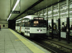 njt-lr-ewr082401-57.jpg (60778 bytes)